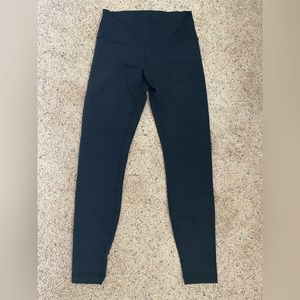 Black Lululemon Wunder Under leggings
